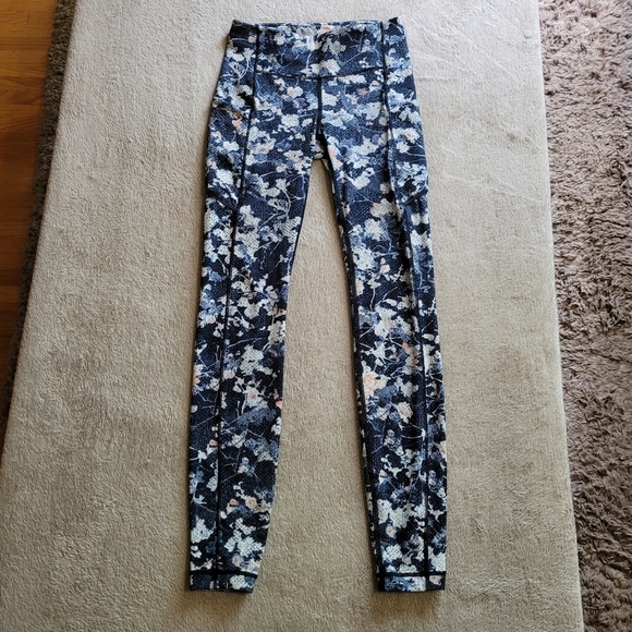 Lululemon Speed Up Tight Full-On Luxtreme 28" Spring Bloom Multi size 2 - Picture 3 of 14
